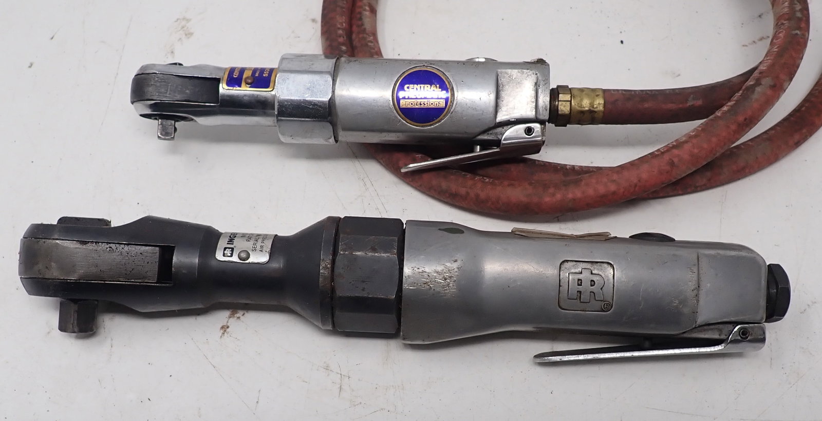 Ingersoll Rand 3/8" & Central Pneumatic 1/4" Air Rachets (1 of 2)