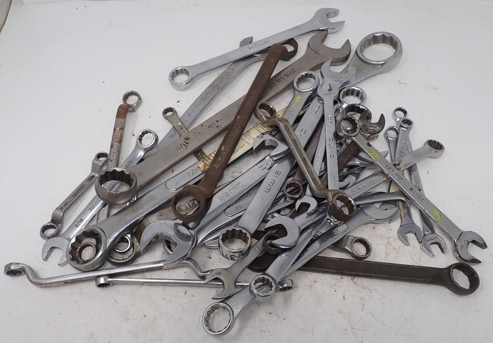 Mixed Lot of Wrenches: Shipping available