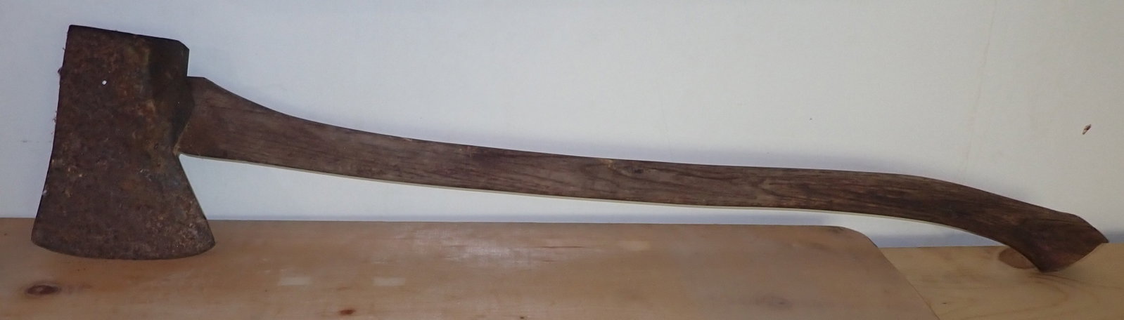 Ax: Head is approx 5 3/4" x 7 1/2". Total length is apprx 34 3/4". No in house shipping !