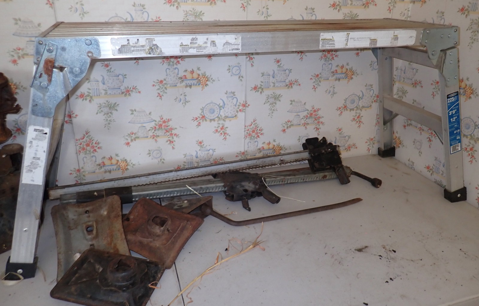 Werner Aluminum Platform: Does not include other items in photo. No in house shipping !