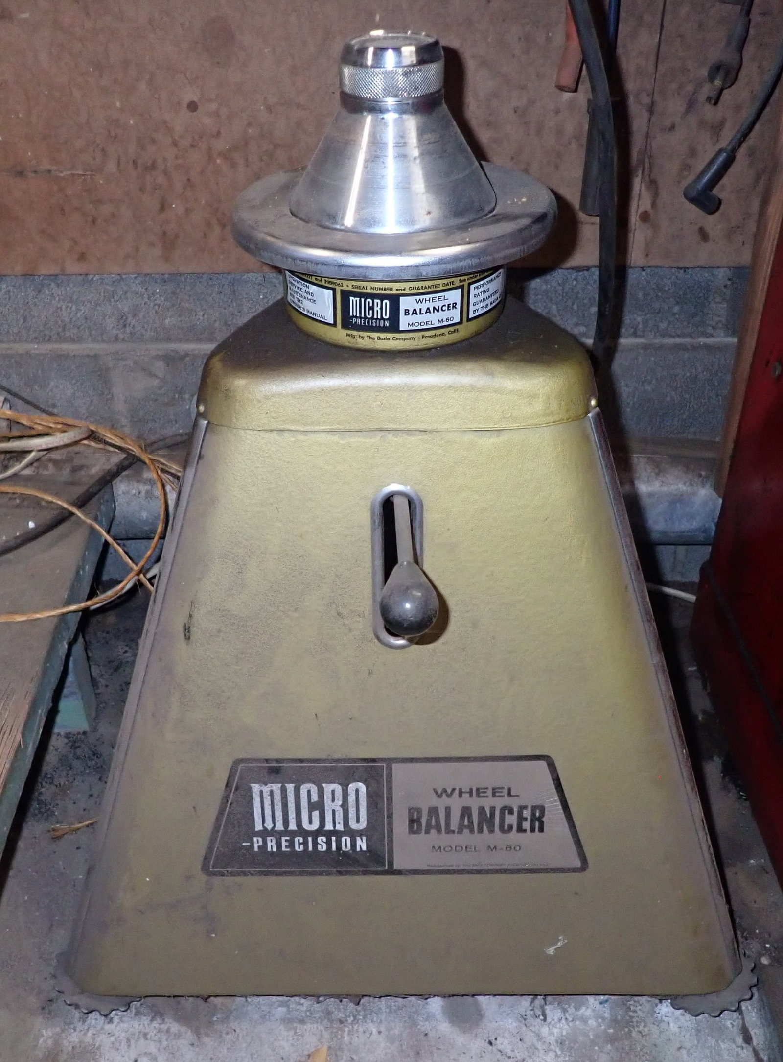 Micro Precision Wheel Balancer (1 of 2)