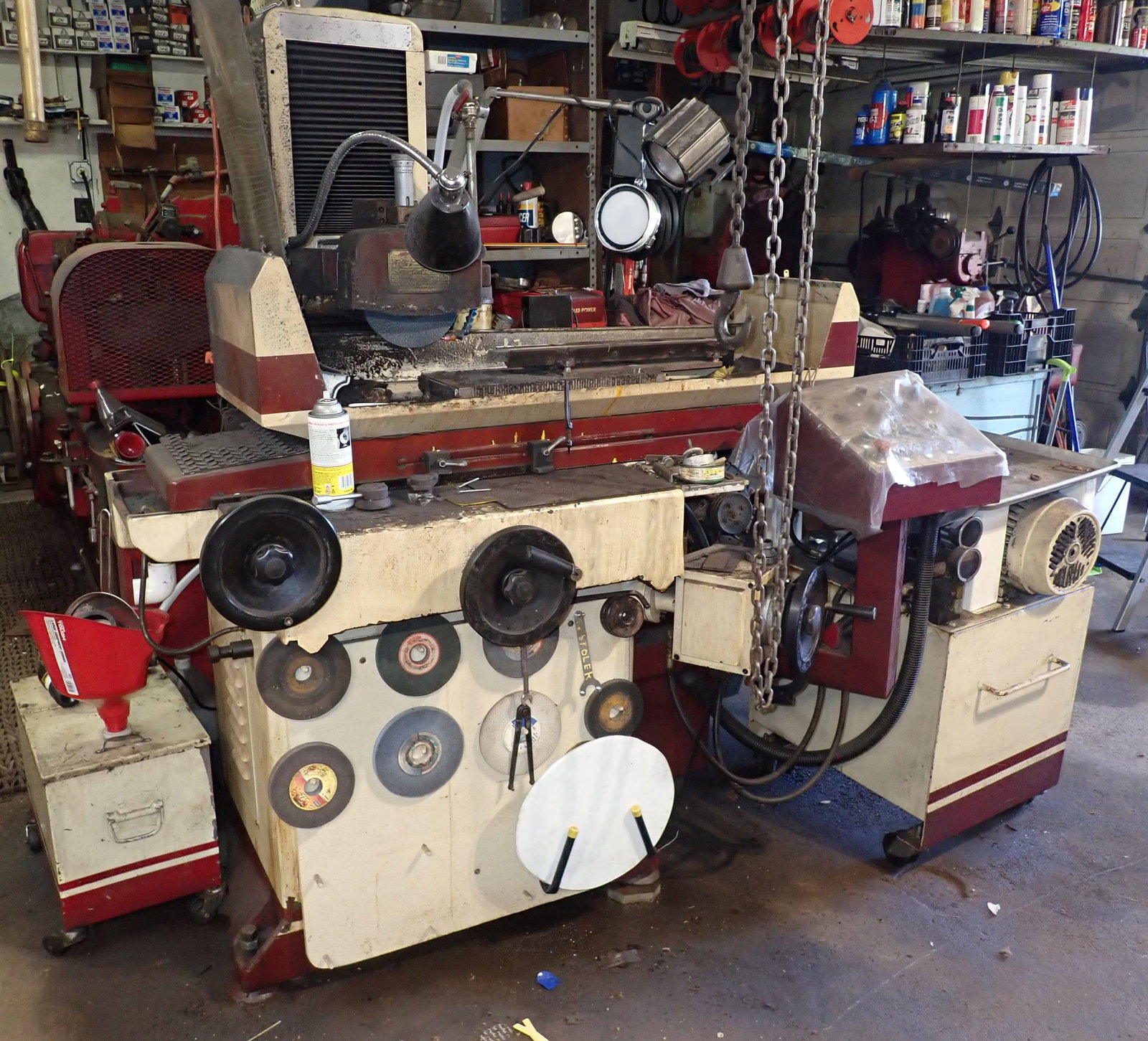 Acer 1020AHD Surface Grinder: Pick up must be scheduled. Call day after Auction to schedule pick up. Buyer must have a rigger to remove and load ! No in house shipping ! Does not include any items in background of photos ! Call