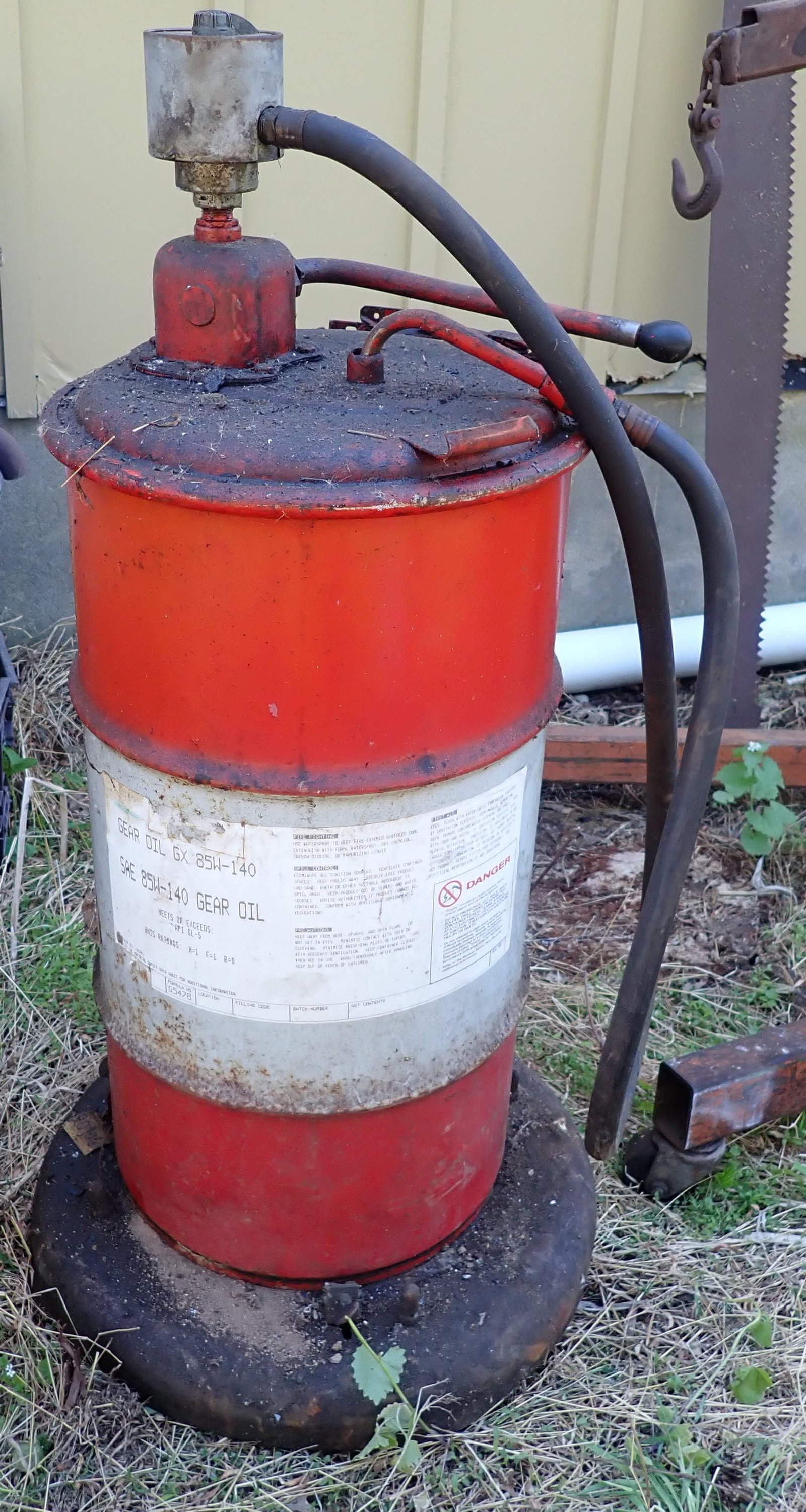Oil Drum & Dolly: No in house shipping !
