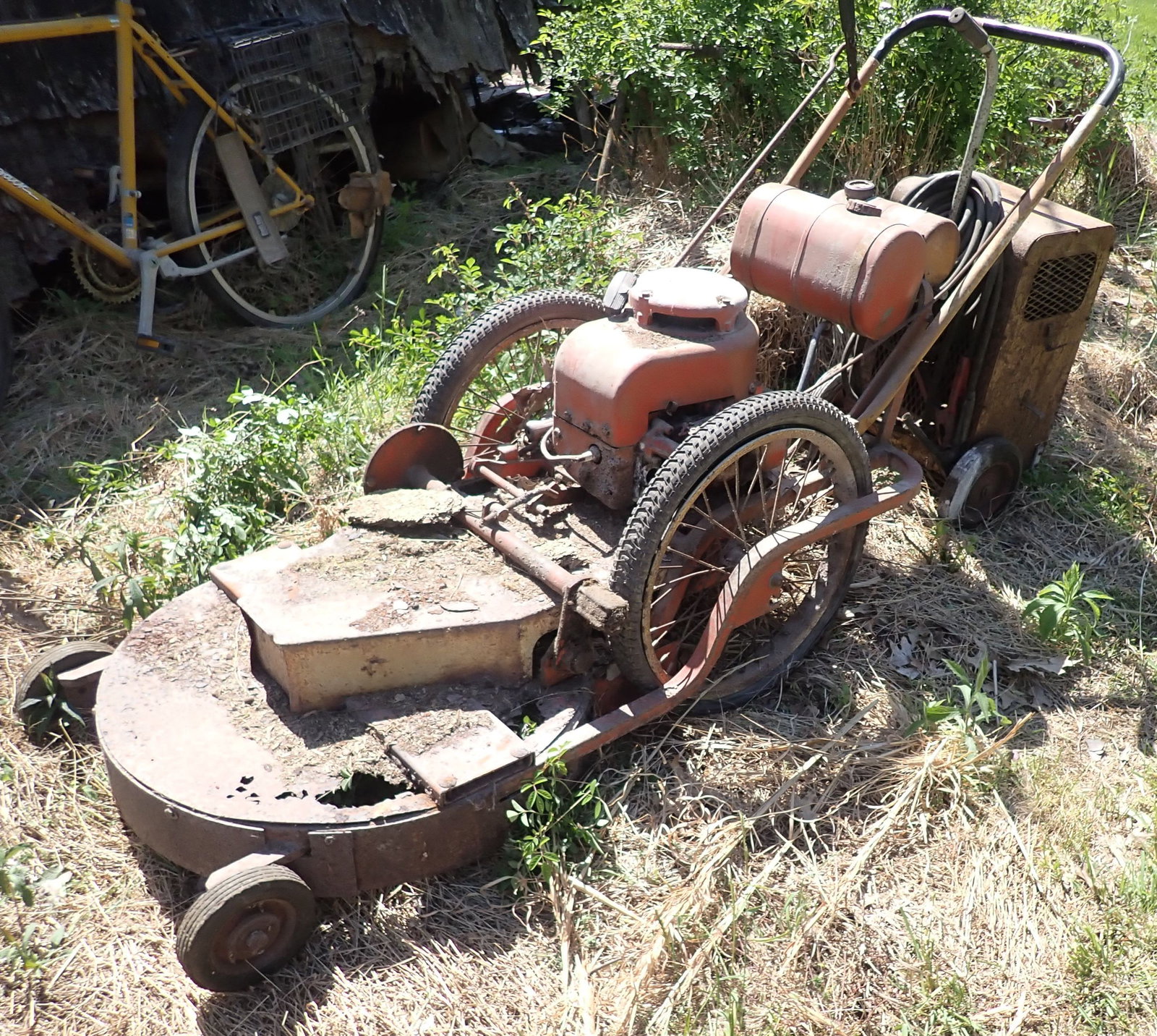Mower & Sunoco Battery Charger (1 of 4)