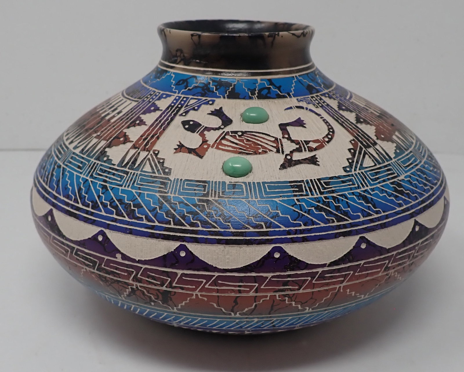 Signed Navajo Pottery Vessel: Approx 7 1/2" in diameter and 5 1/4" tall. Shipping available