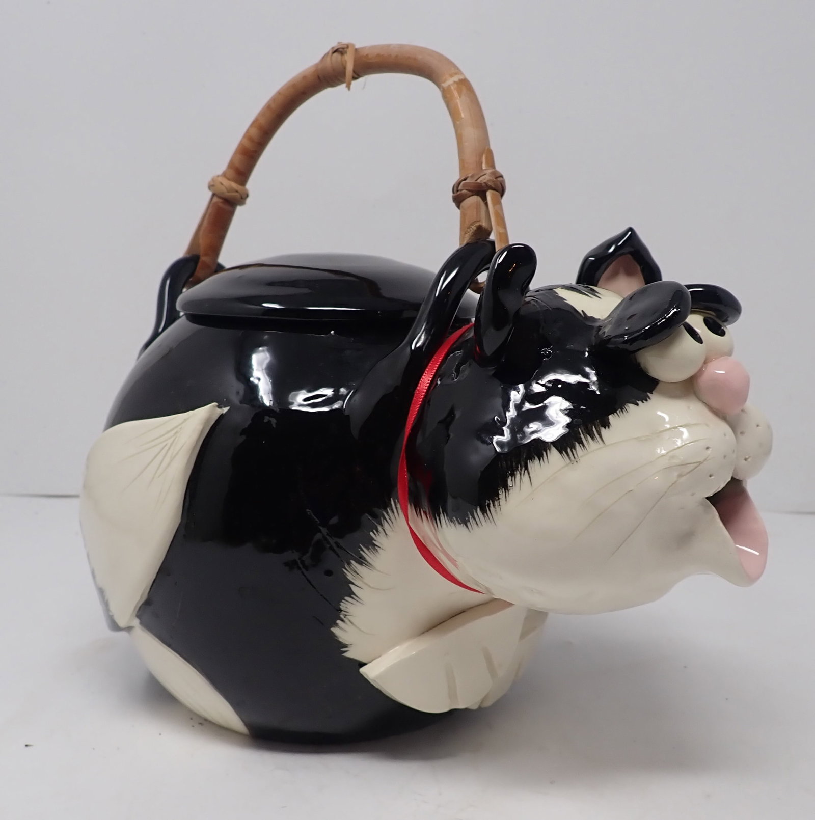 Carol Meyers Hand Thrown Pottery Cat Teapot: Apprx 6 1/2" tall. Shipping available