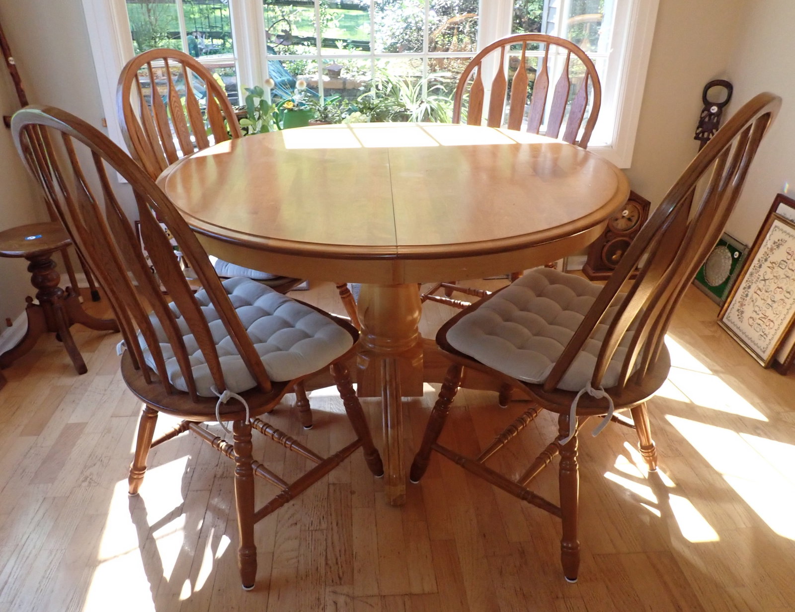 Dining Room Table & 4 Chairs: Table is approx 48" in diameter. Bring proper help to remove. DO NOT SLIDE ON FLOOR !