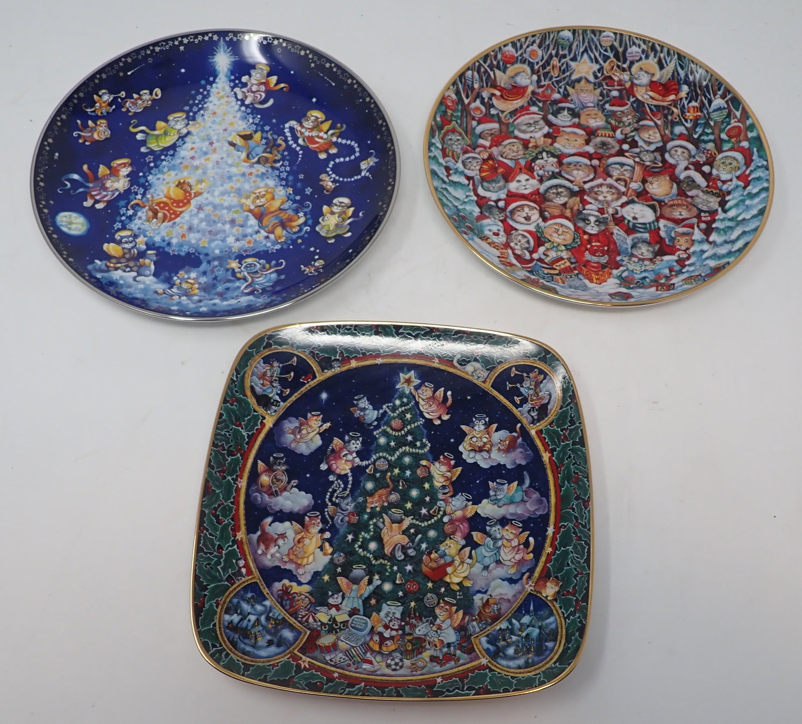 Bill Bell Franklin & Danbury Mint Plates incl Signed: One is signed. Two in back are approx 8 1/8" in diameter. Shipping available