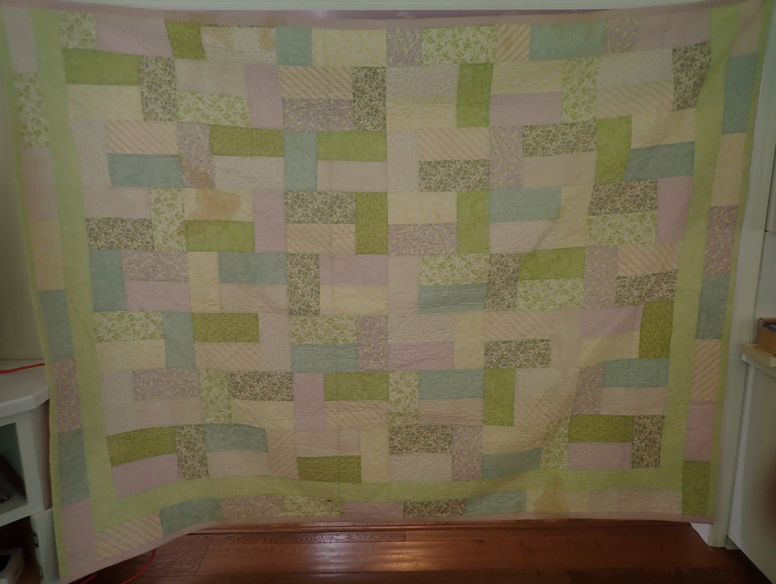 Quilt: Approx 72" x 95". Shipping available