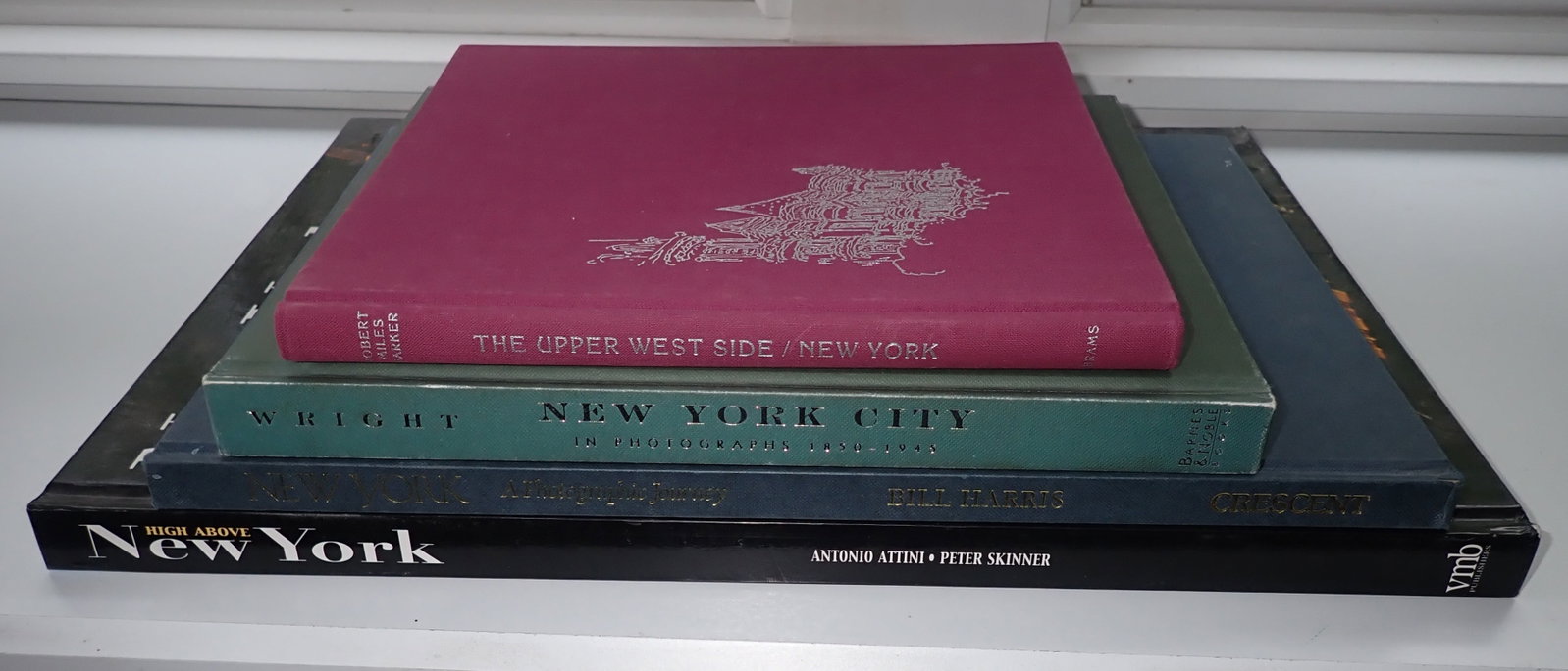 New York City Books: Shipping available