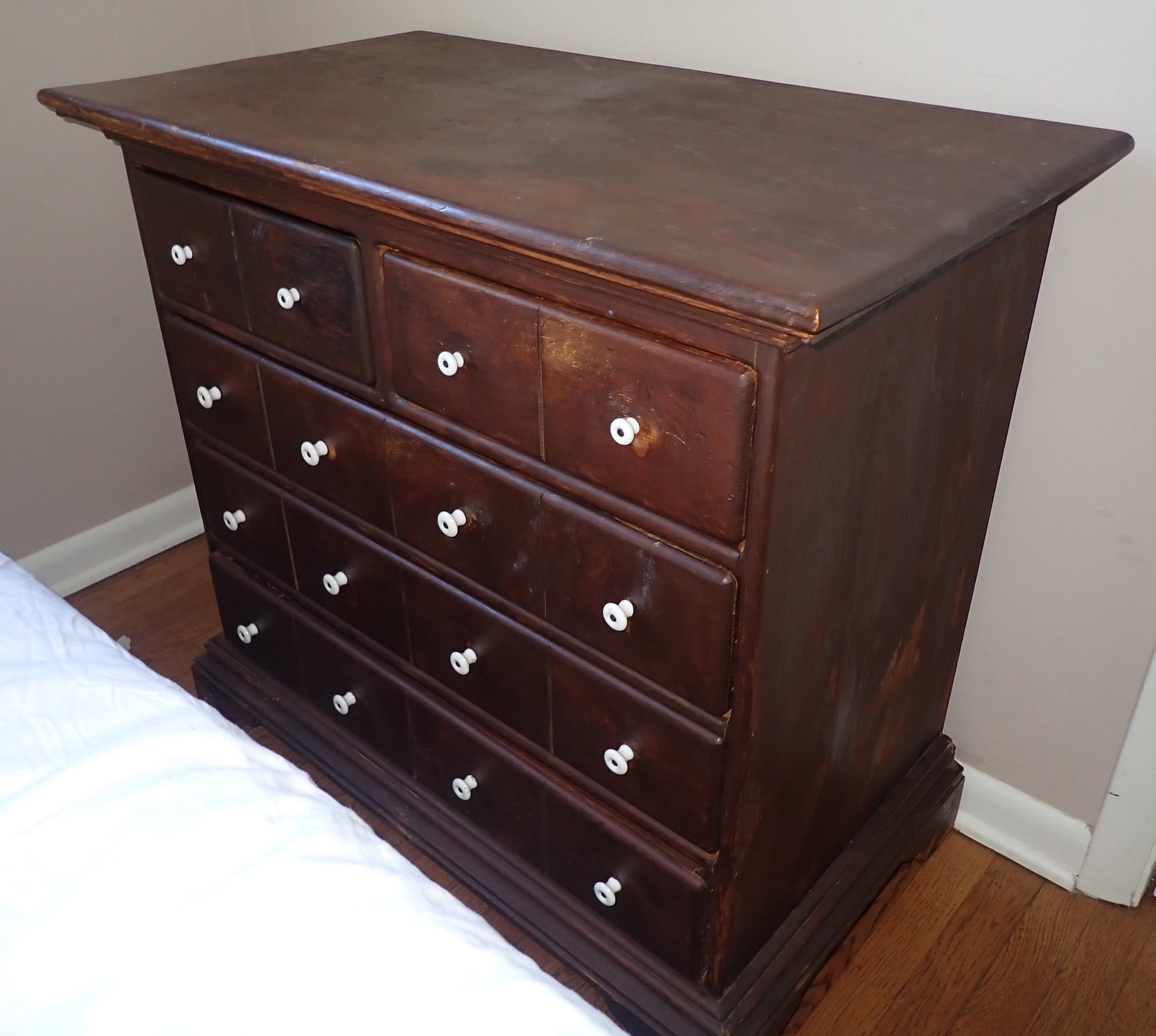 5 Drawer Chest: Approx 20" x 35 1/4" x 33 1/4" tall. No in house shipping ! Bring help to remove ! Do not slide on floor !
