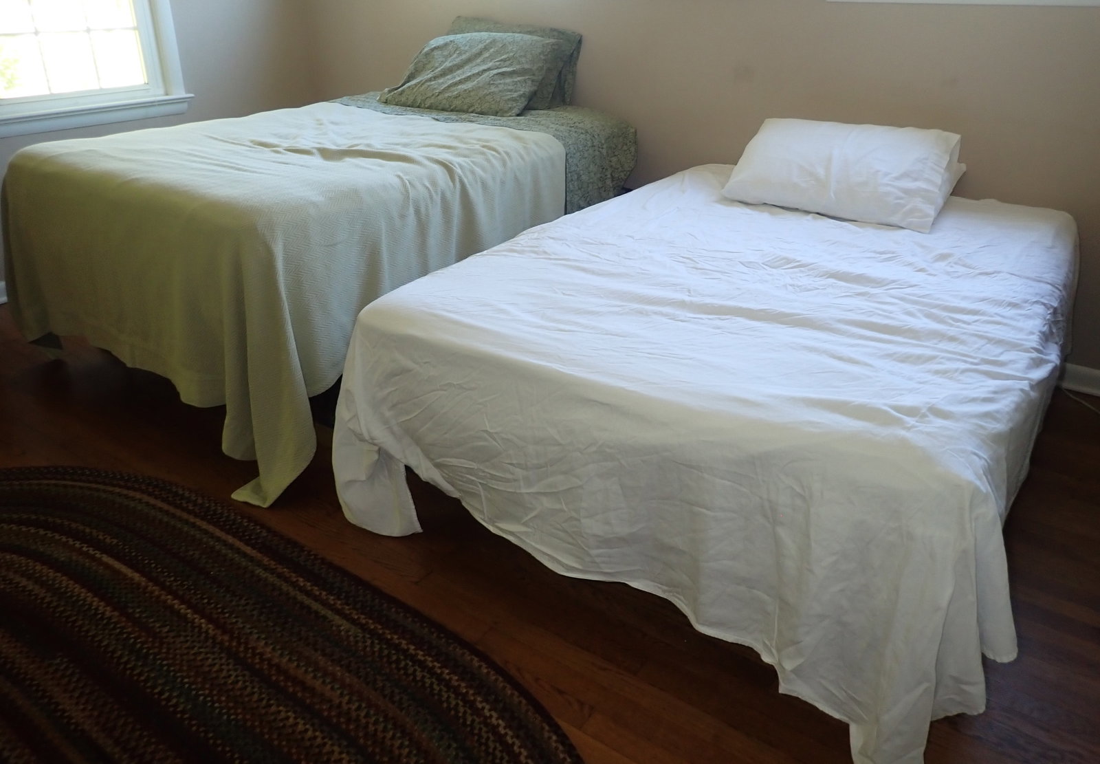 2 Beds: Largest is a full. Take what you want and leave the rest. No in house shipping ! Bring proper help and tools to take apart