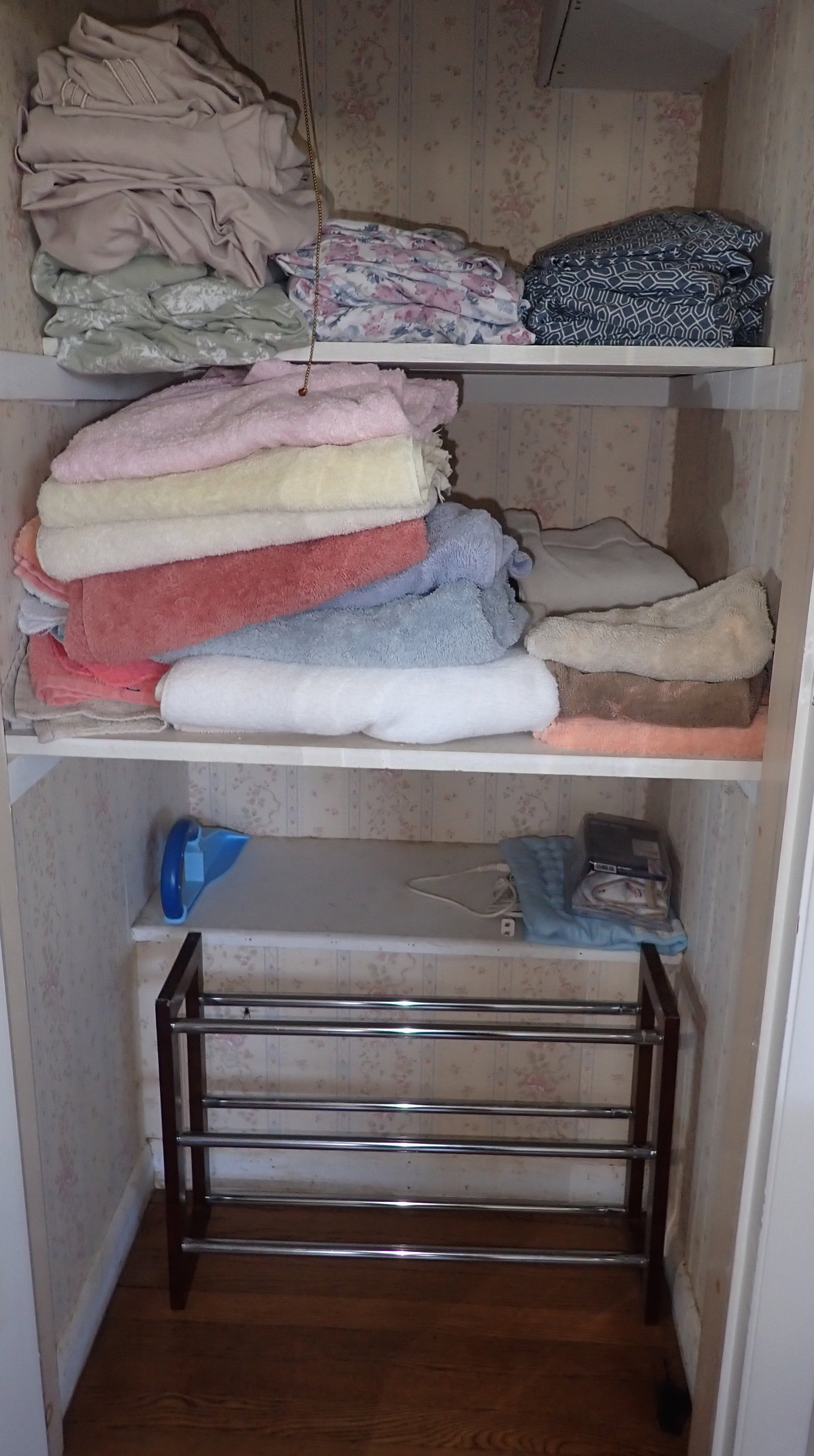 Towels, Sheets, Rack, & Misc (1 of 3)