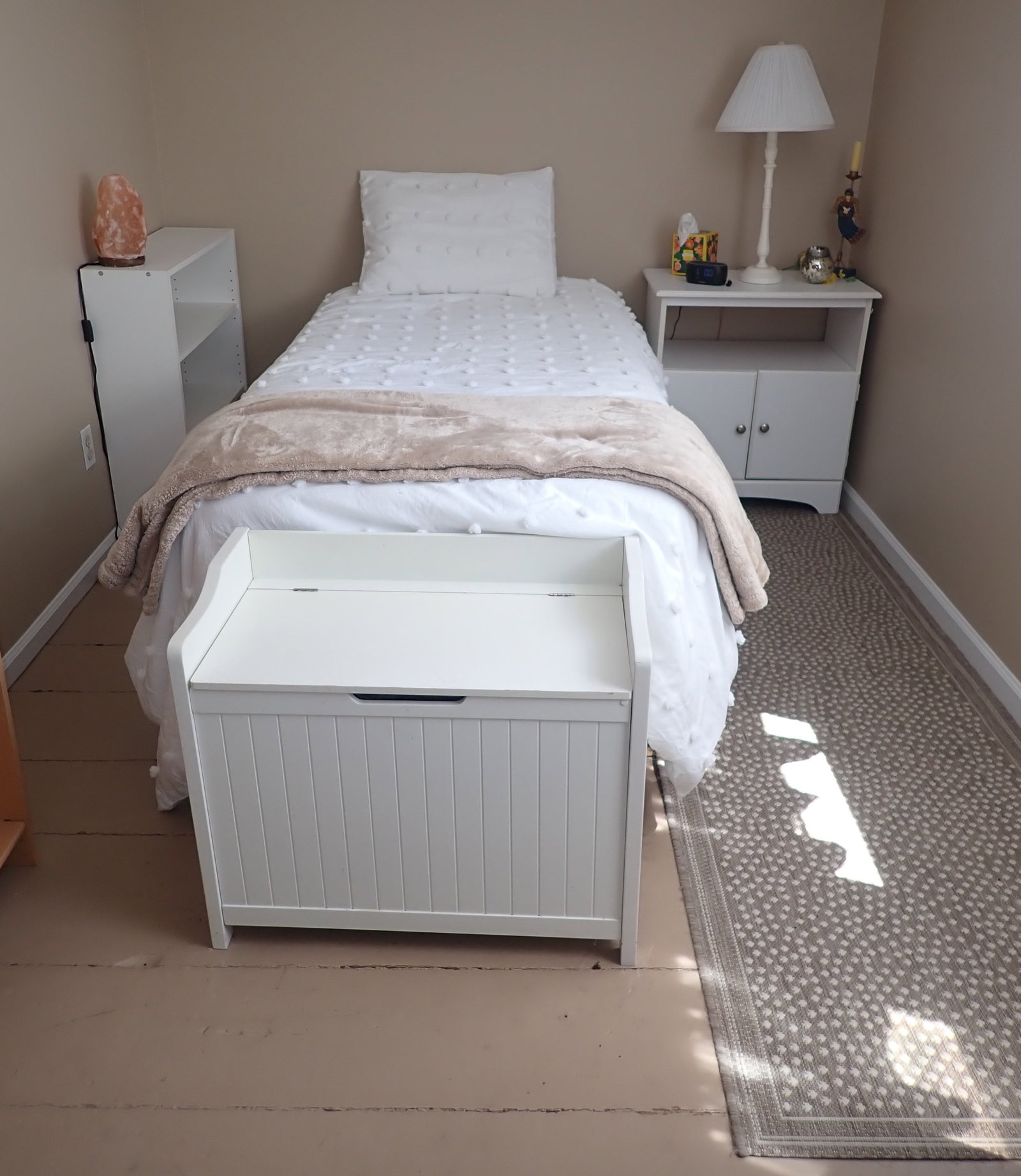 Bed, Nightstand, Desk Chair, File Cabinet & Misc: Bring help to remove larger pieces. Take what you want and leave the rest. Air conditioner is not included. Do not scratch walls ! Buyer to remove from second floor, with tight curved steps ! No in ho