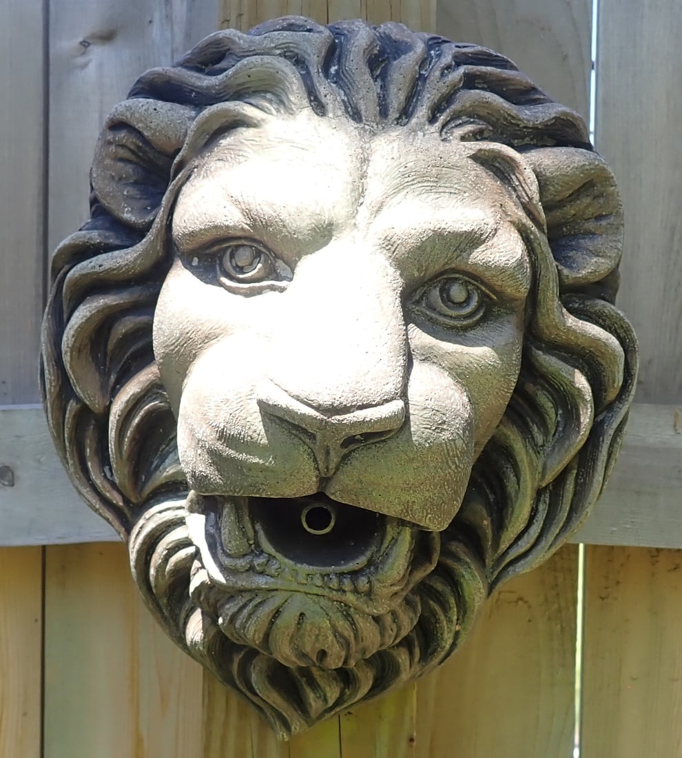 Concrete Lion Head Fountain: Approx 9" x 11". Shipping available