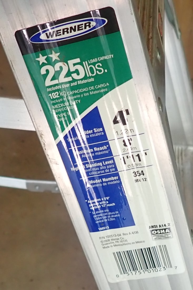 Werner 4' Step Ladder - 2