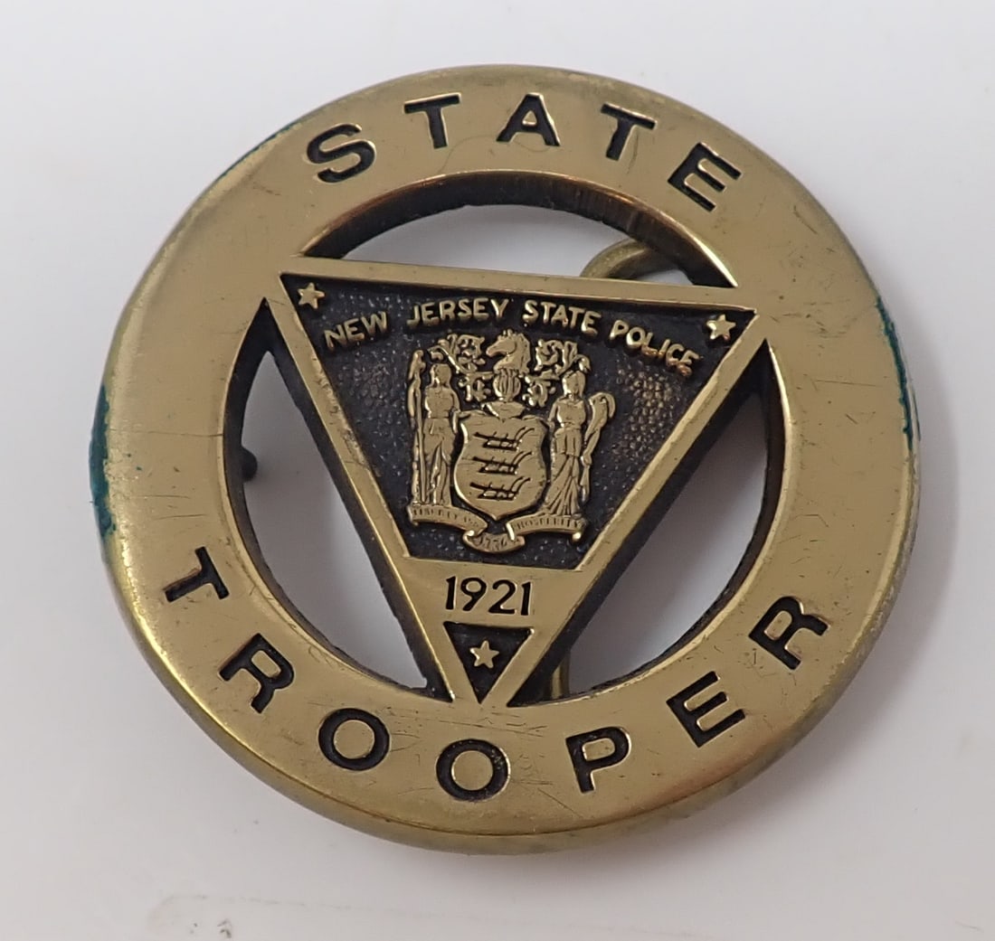 New Jersey State Police Trooper Belt Buckle: Made by The Buckle Works. Approx 2 3/4" in diameter. Shipping available