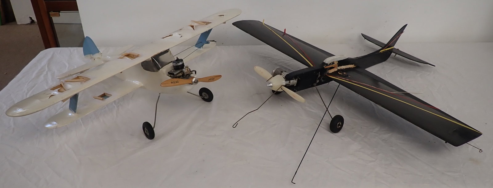 2 Control Line Model Airplanes w/ Gas Engines (1 of 4)