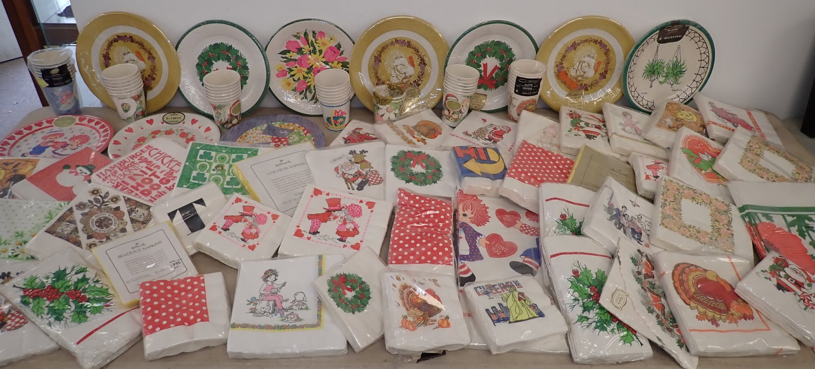 NOS Paper Plates , Cups, Napkins, & Table Covers: Shipping available