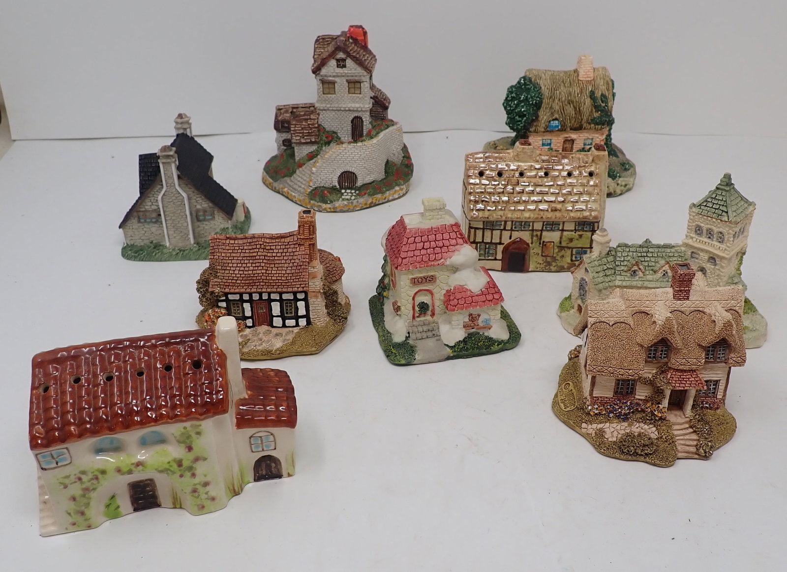 Lilliput Lane, Russ, & Misc Cottages (1 of 5)