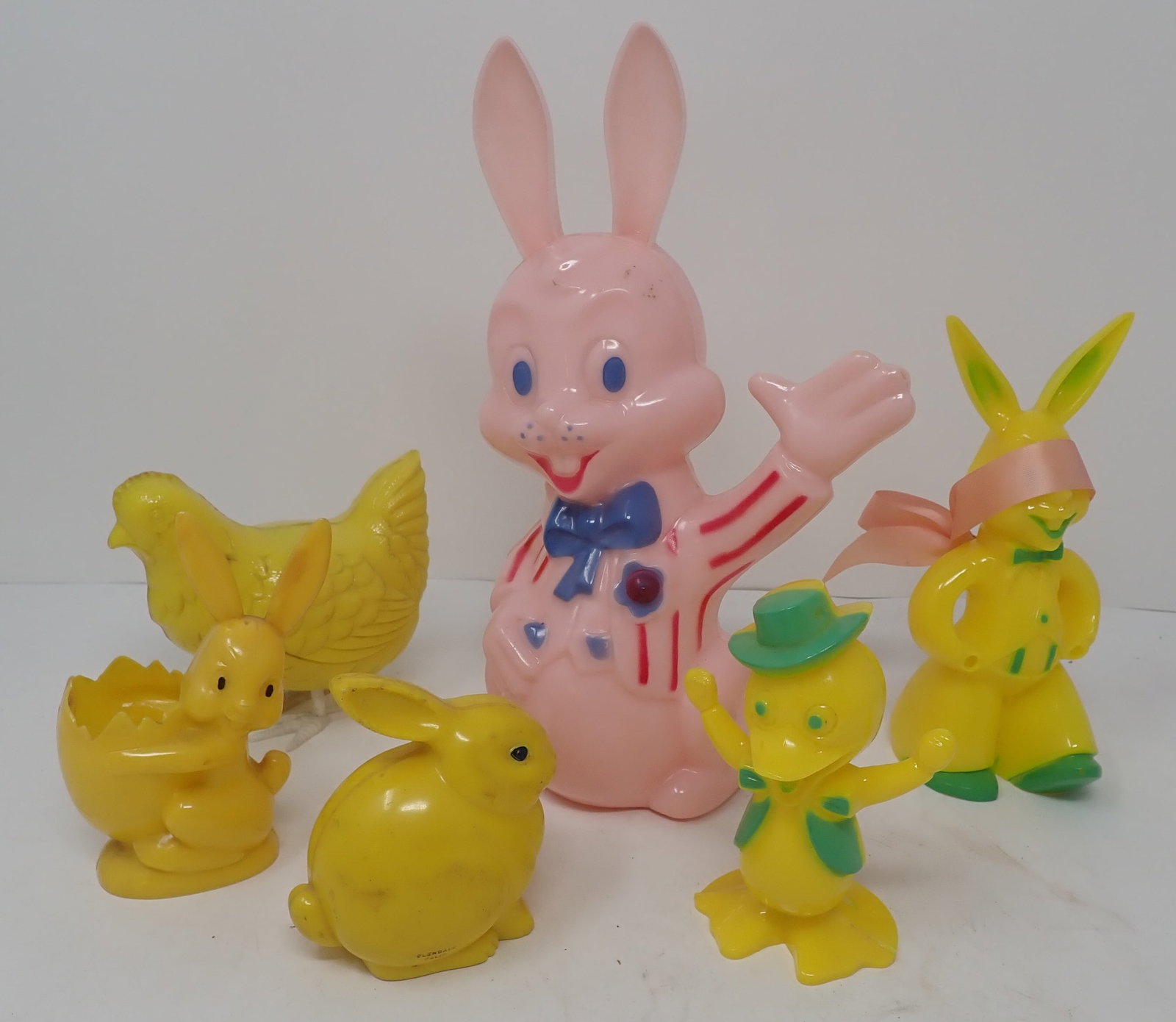 Plastic Easter Figurines & Bunny Bank (1 of 1)