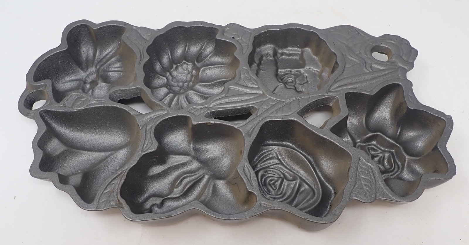 1991 John Wright Flower Muffin , Cake , Bread Mold (1 of 4)