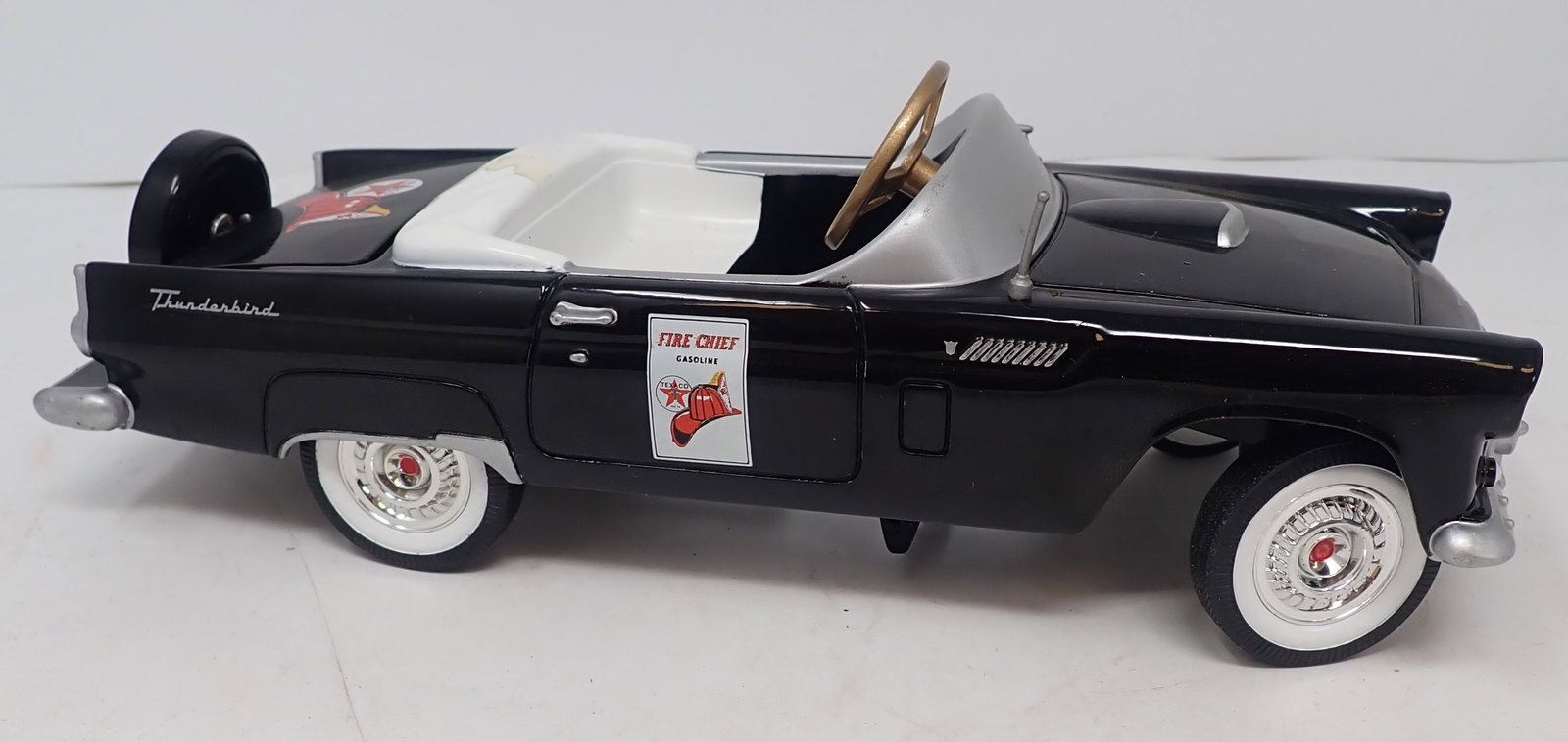 Gearbox Texaco Fire Chief Diecast Pedal Car (1 of 2)