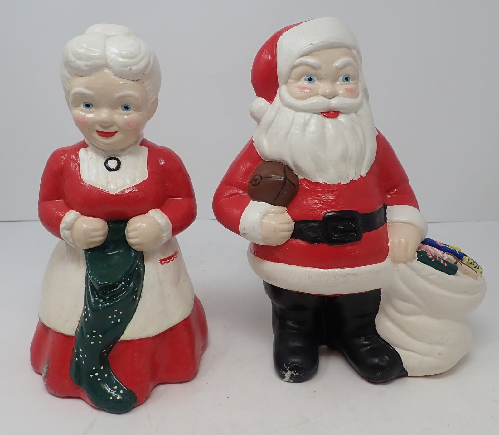 Chalkware Mr & Mrs Claus (1 of 2)