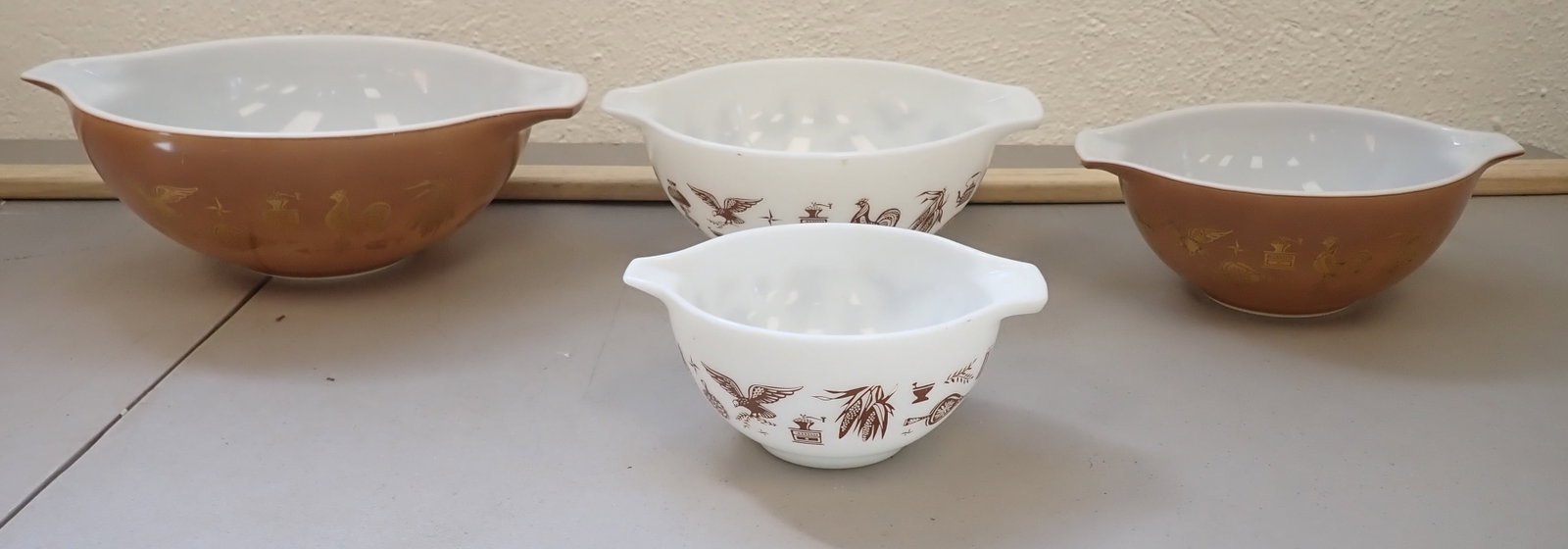 Pyrex Cinderella Bowls (1 of 4)