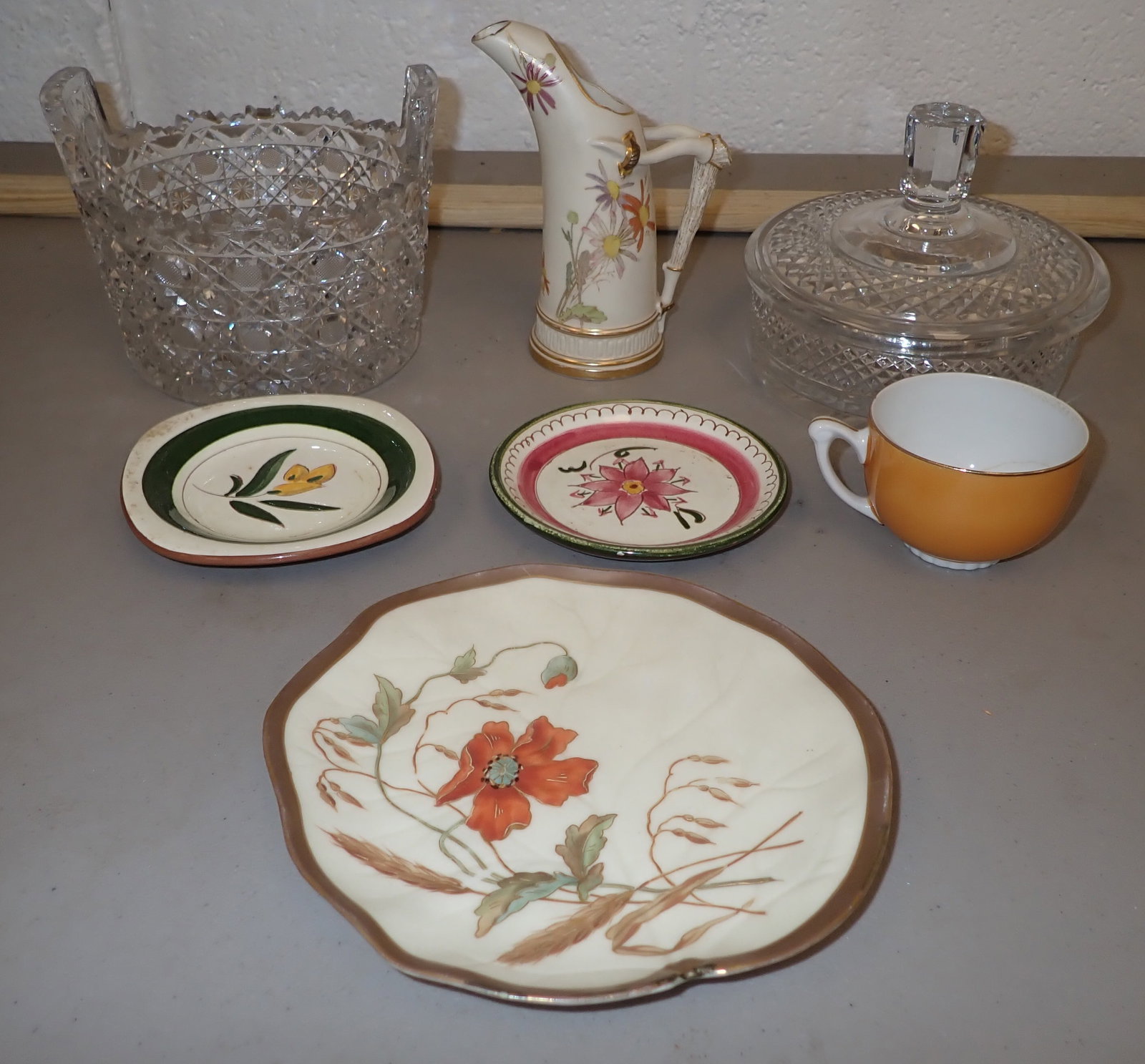 Chipped , Cracked, Broken: Must take all ! No in house shipping !