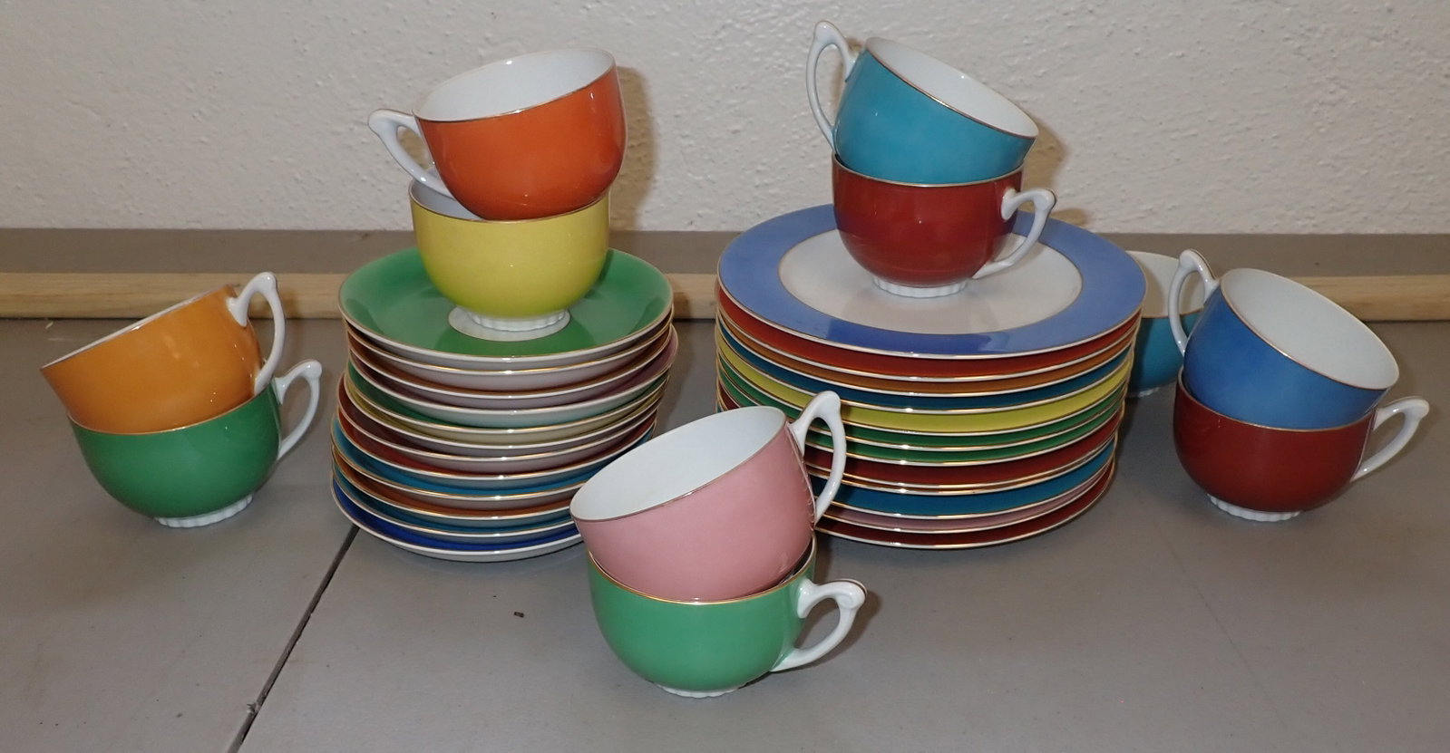 Narumi China: Largest plates are apprx 7 1/2" in diameter. No in house shipping !
