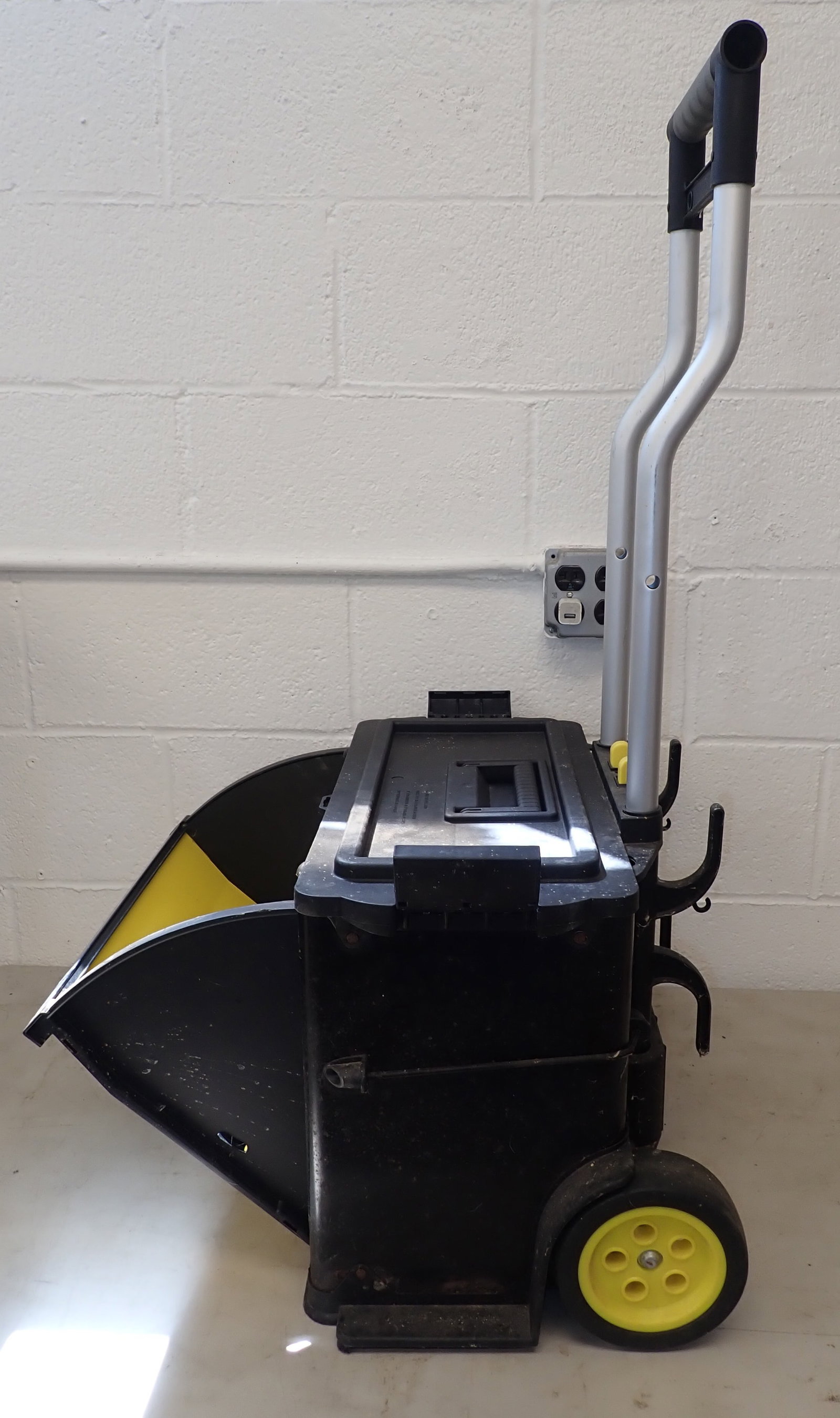 Rolling Tote / Toolbox - 4