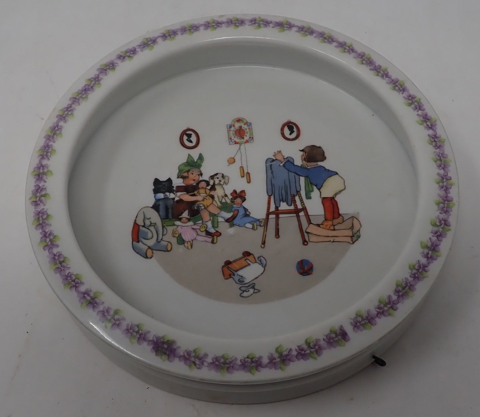 Baby Dish: Approx 7 1/2" in diameter and 1 3/8" tall. Shipping available