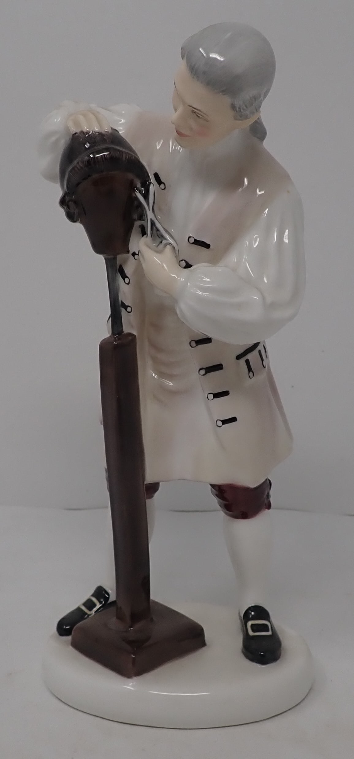 Royal Doulton Wigmaker of Williamsburg: Approx 7 3/4" tall. Shipping available
