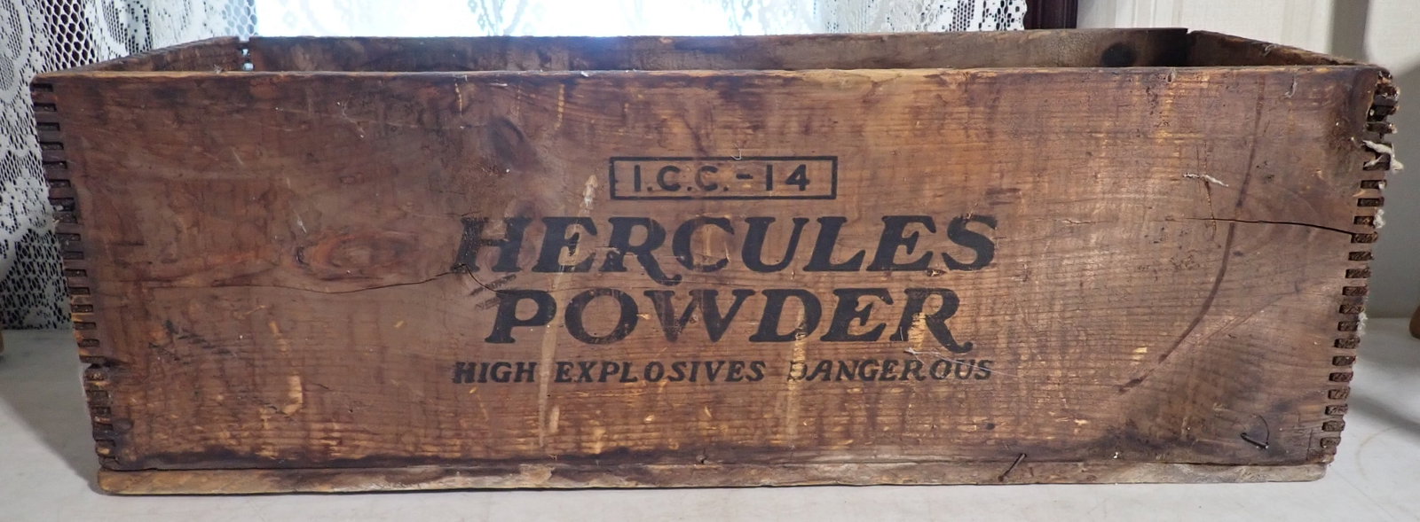 Hercules Powder Wooden Crate: Apprx 10" x 26 1/4" x 8 3/4" tall. No in house shipping !