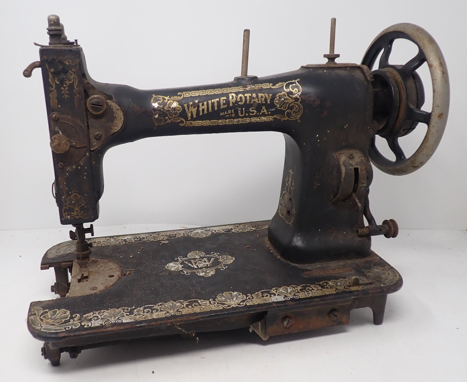 White Rotary Sewing Machine (1 of 4)