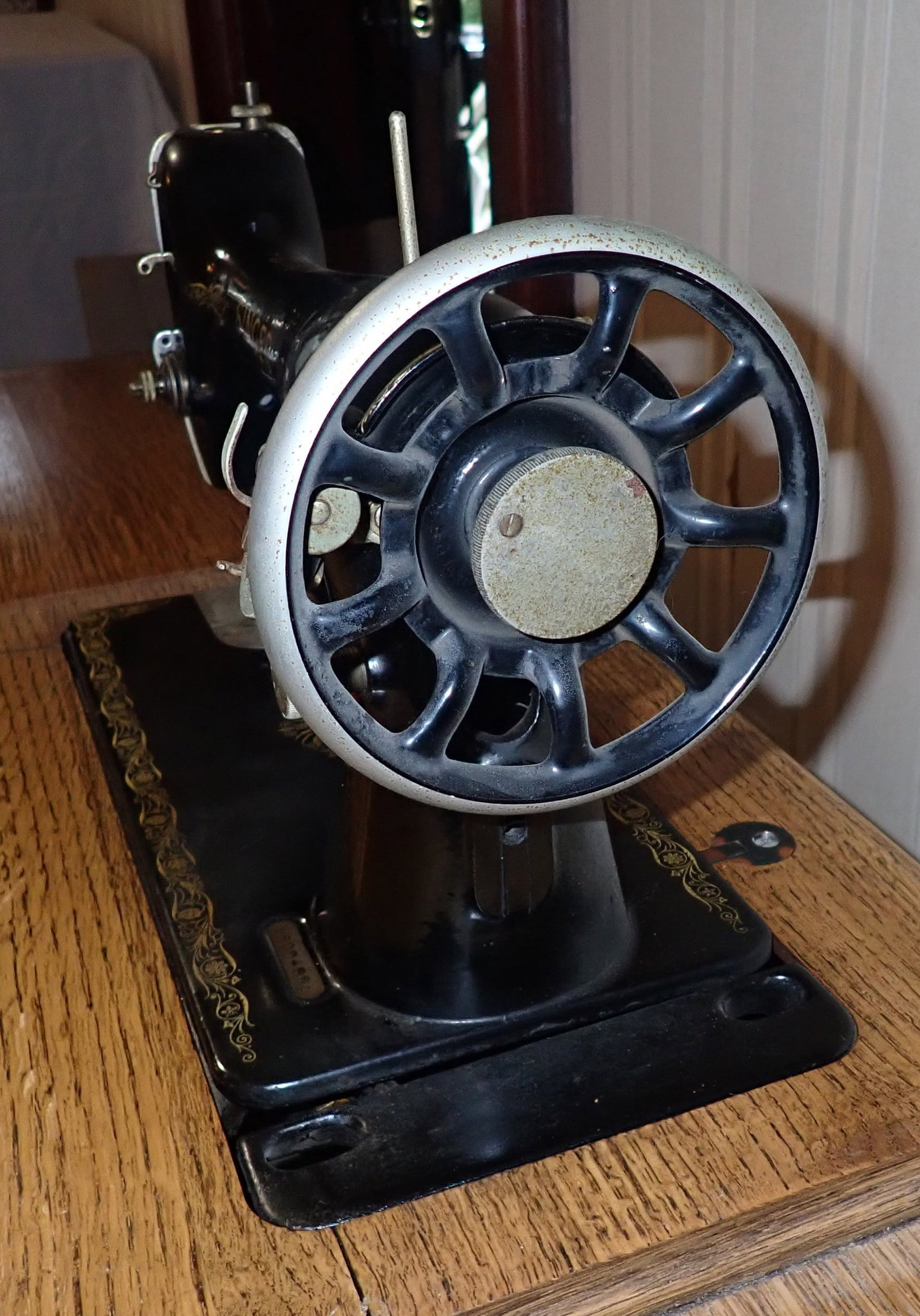 Singer Treadle Sewing Machine - 4