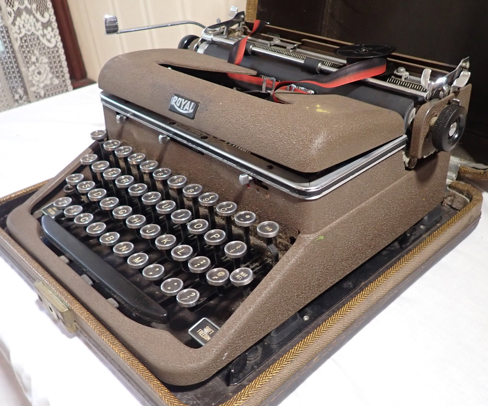 Royal Typewriter - 4