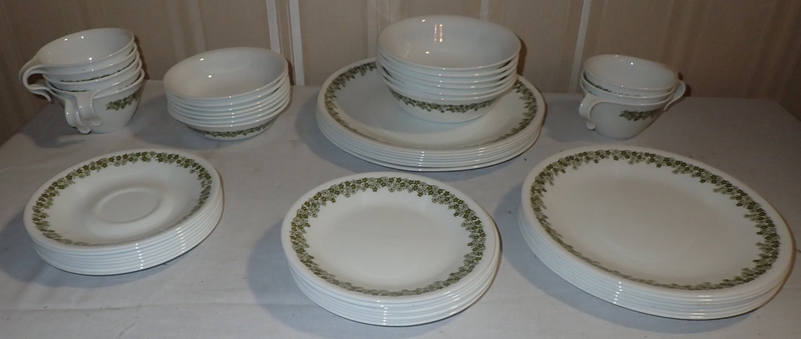 51pcs Corelle Spring Blossom: No in house shipping !