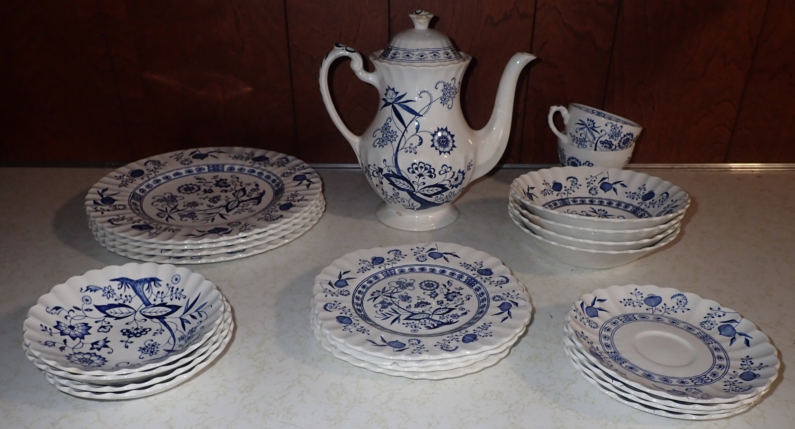 25pcs English Staffordshire Meakin Blue Nordic: No in house shipping !
