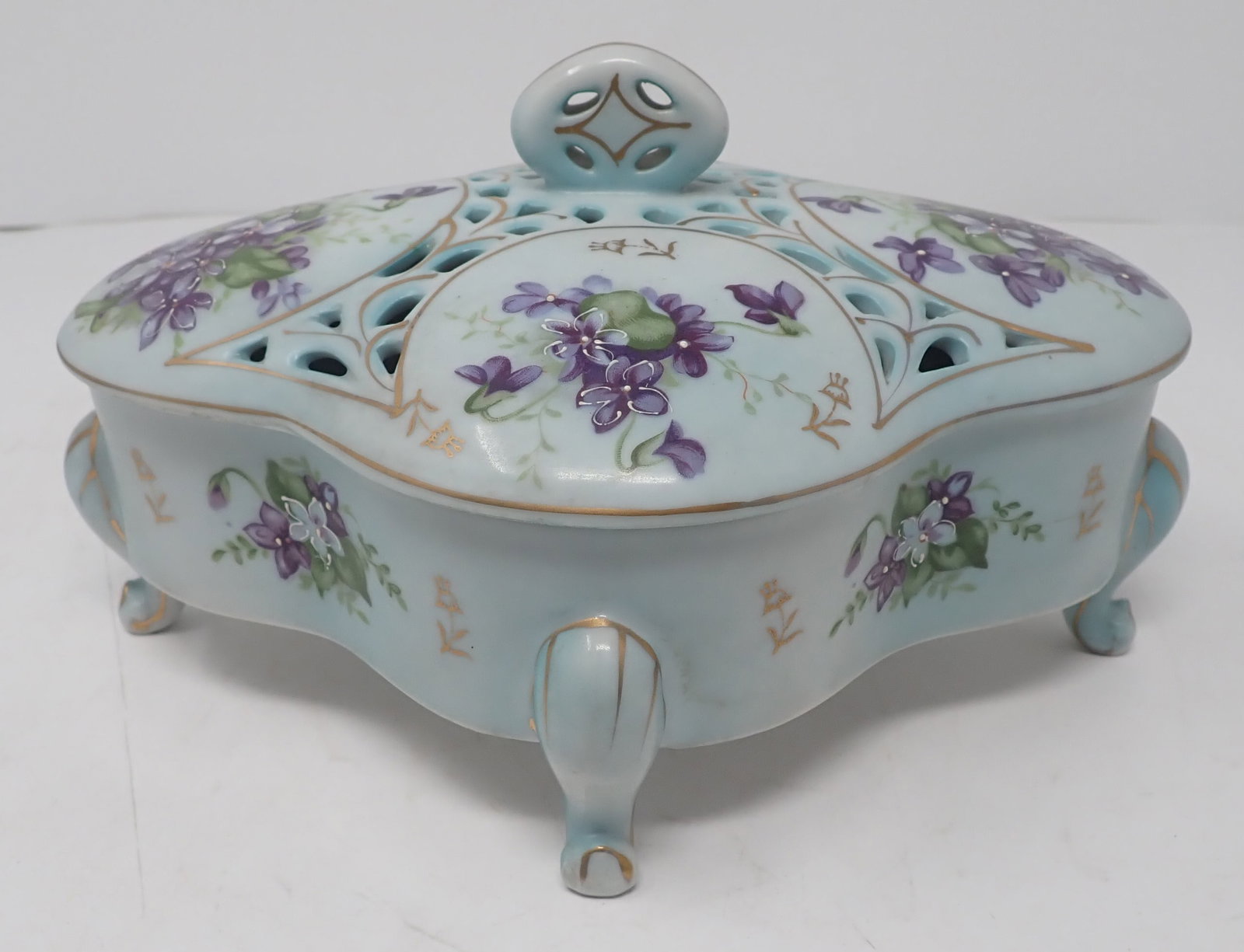 Footed Porcelain Trinket Box w/ Reticulated Top: Apprx 6" x 8" x 4 3/4" tall. Shipping available