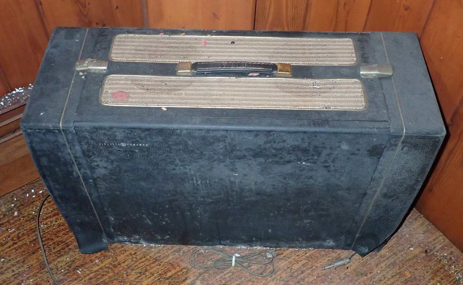 General Electric Turntable - 2