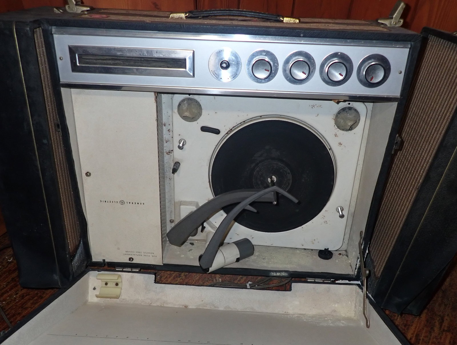 General Electric Turntable - 3