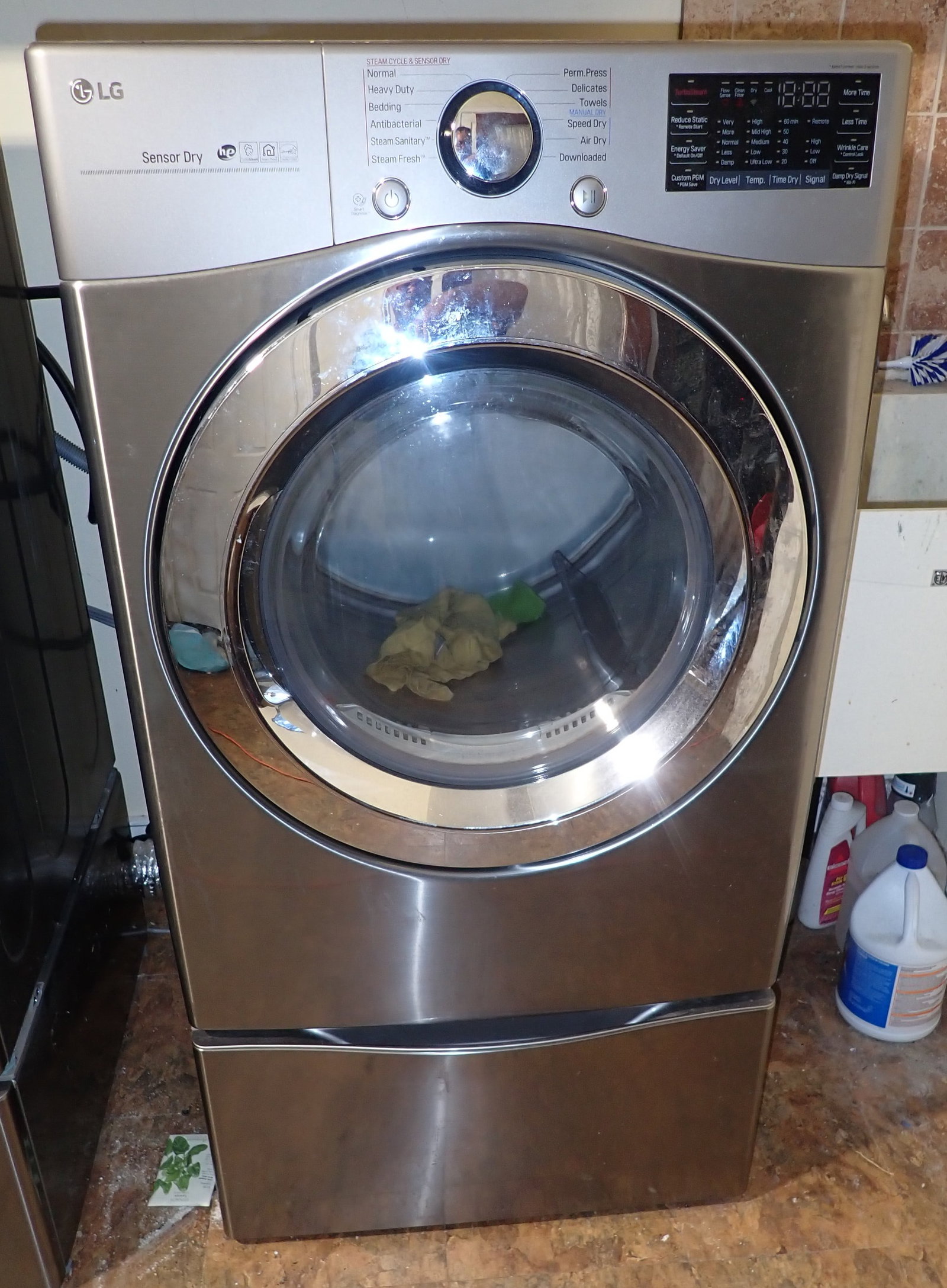 LG Electric Dryer (1 of 5)