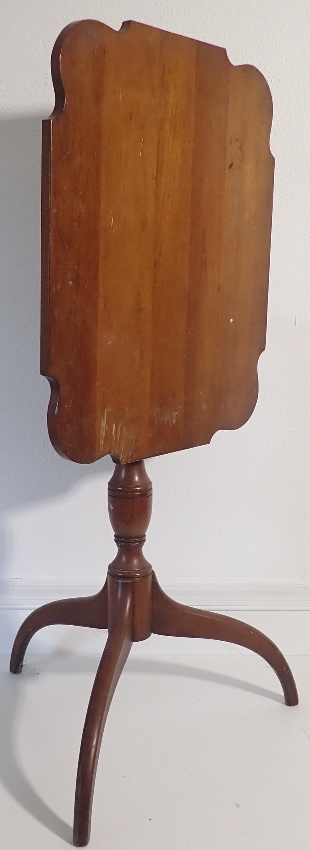 Chippendale Style Tilt Top Table (1 of 7)