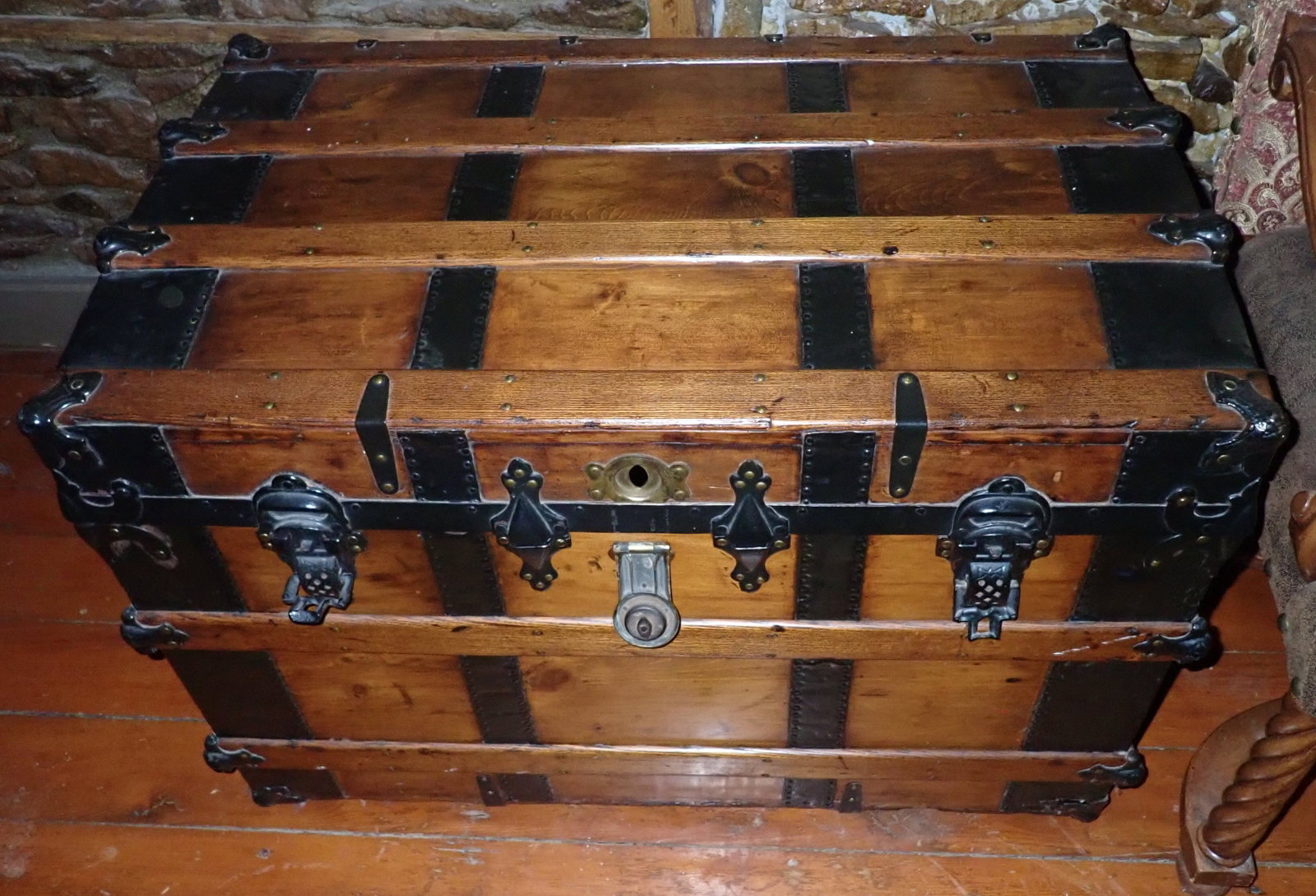 Flat Top Trunk - 2