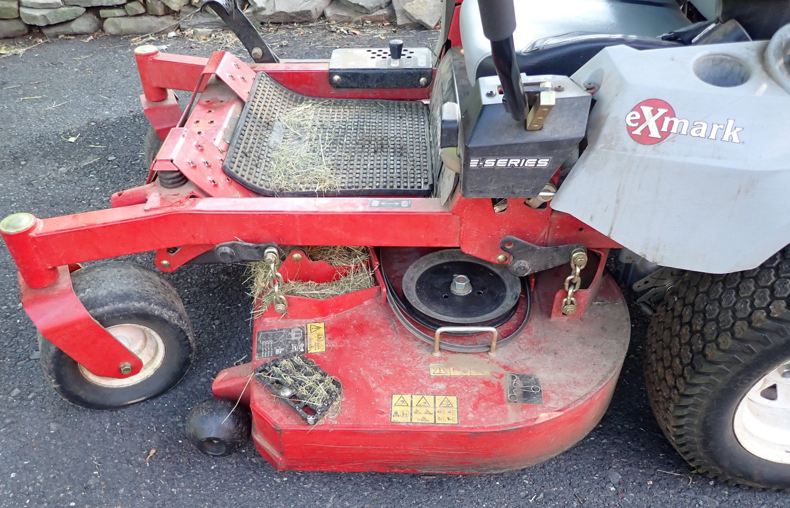 eXmark E- Series Zero Turn Mower - 2