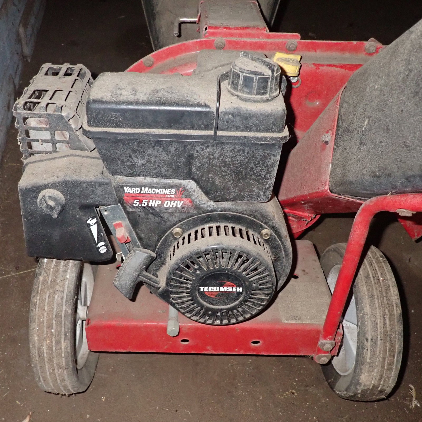 Yard Machines Chipper - 2