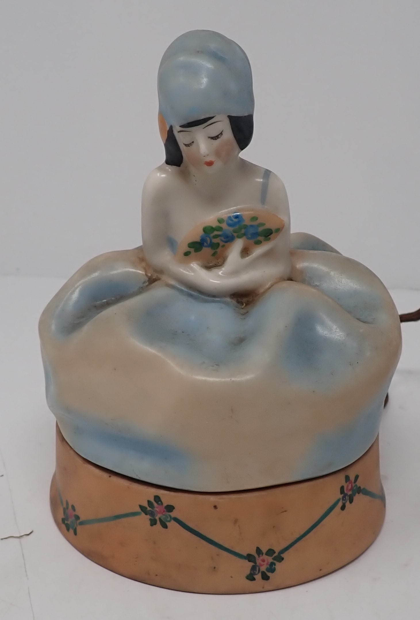 Fulper Boudoir Lamp: Approx 4 3/4" in diameter and 6 3/4" tall. Shipping available