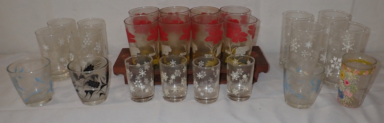 Vintage Drinking Glasses & Tray: Tallest are approx 2 3/4" in diameter and 5 5/8" tall. No in house shipping !